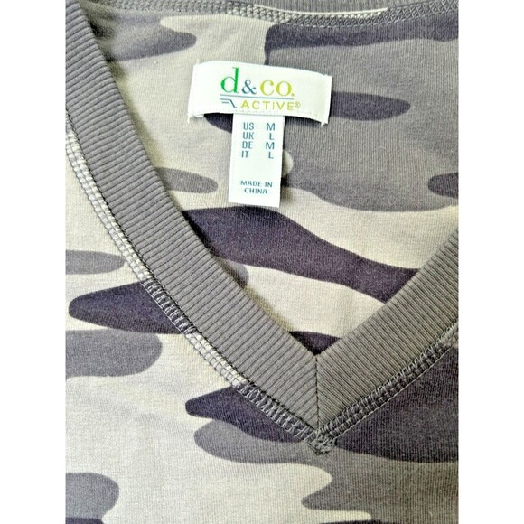 D Co Active Women's Camouflage Pullover Tunic Grey Medium with Pockets - Picture 9 of 9
